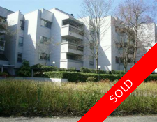 Garden City apartment unit for sale: Blundell Gardens 2 bedroom 871 sq.ft. (Listed 2007-02-09)